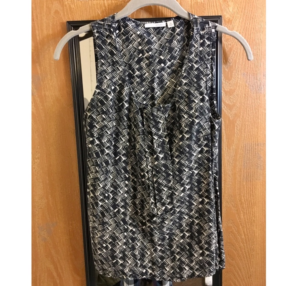 Business casual top